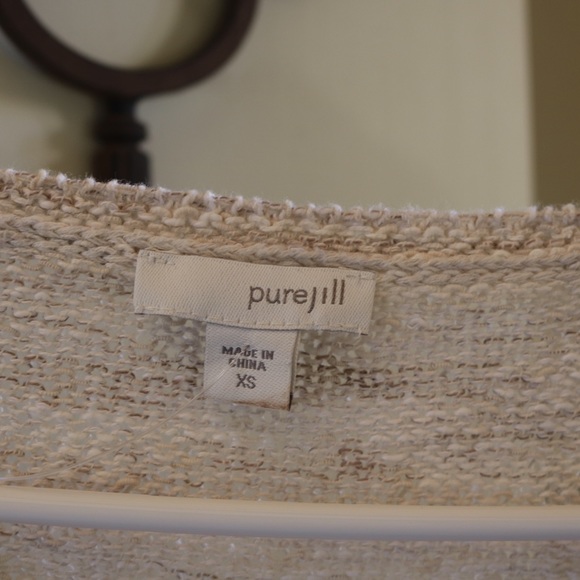 V-necked Sweater! - Picture 3 of 4